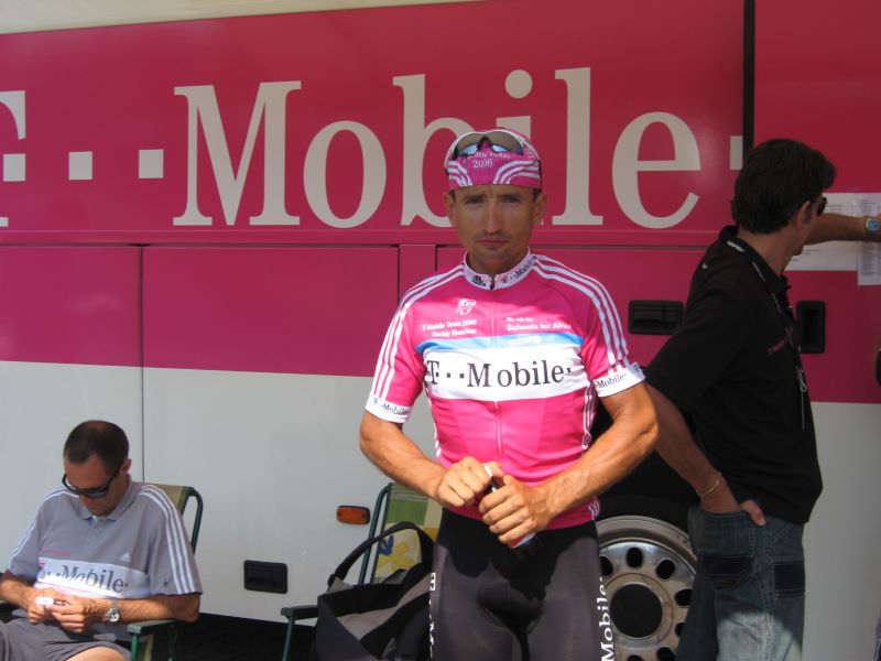 gal/Les_coureurs_au_depart_a_Strasbourg/Tour de France 2006 012.jpg